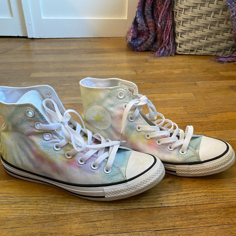 Tie-dye high top converse size 9